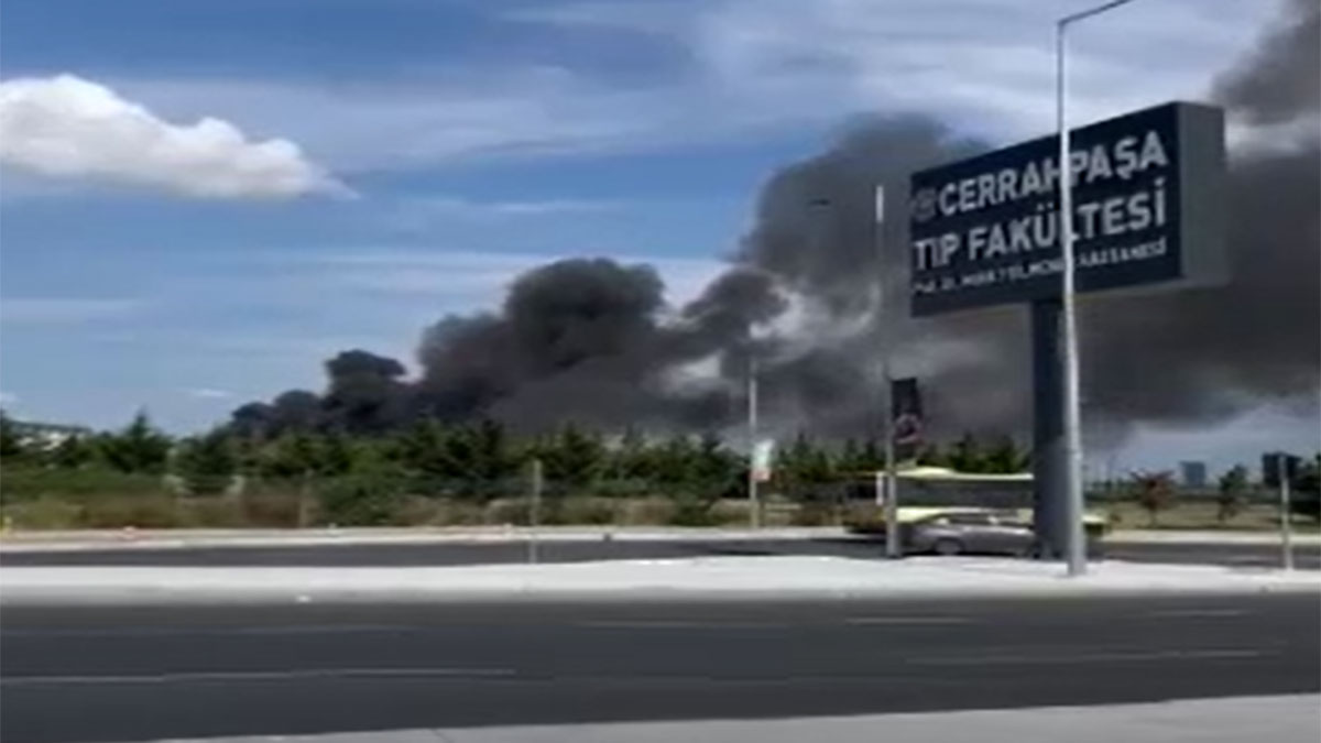 Cerrahpaşa Tıp Fakültesi Hastanesi bahçesinde yangın
