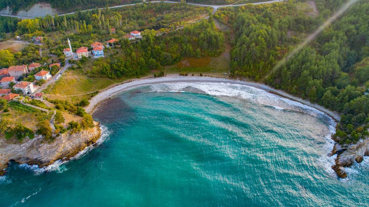 Karadeniz’in hırçın yüzünü unutun! Kastamonu’da dalgasız havuz gibi koy