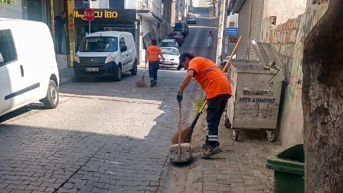 Efeler’de temizlik çalışmaları mahalle mahalle sürüyor