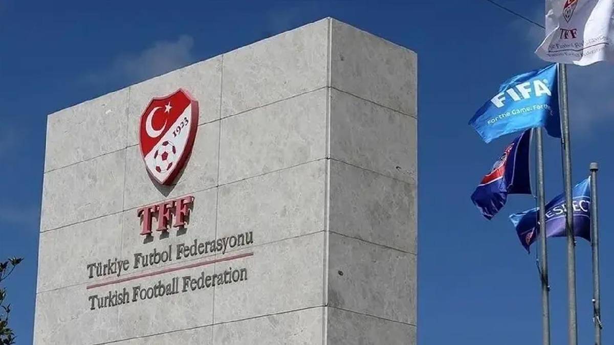 TFF'den 18 yaşından küçük futbolcular için yeni karar: Anne-Baba muvafakatiyle kulüp değiştirebilecek