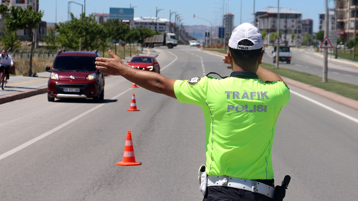 Trafikte affı olmayan yeni dönem başladı: Tek bir hata bile ehliyeti anında yakacak