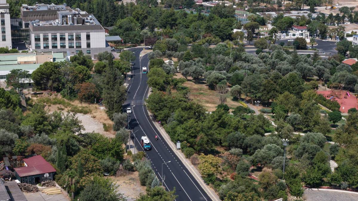 Balçova’nın caddeleri “çiçek gibi” oldu