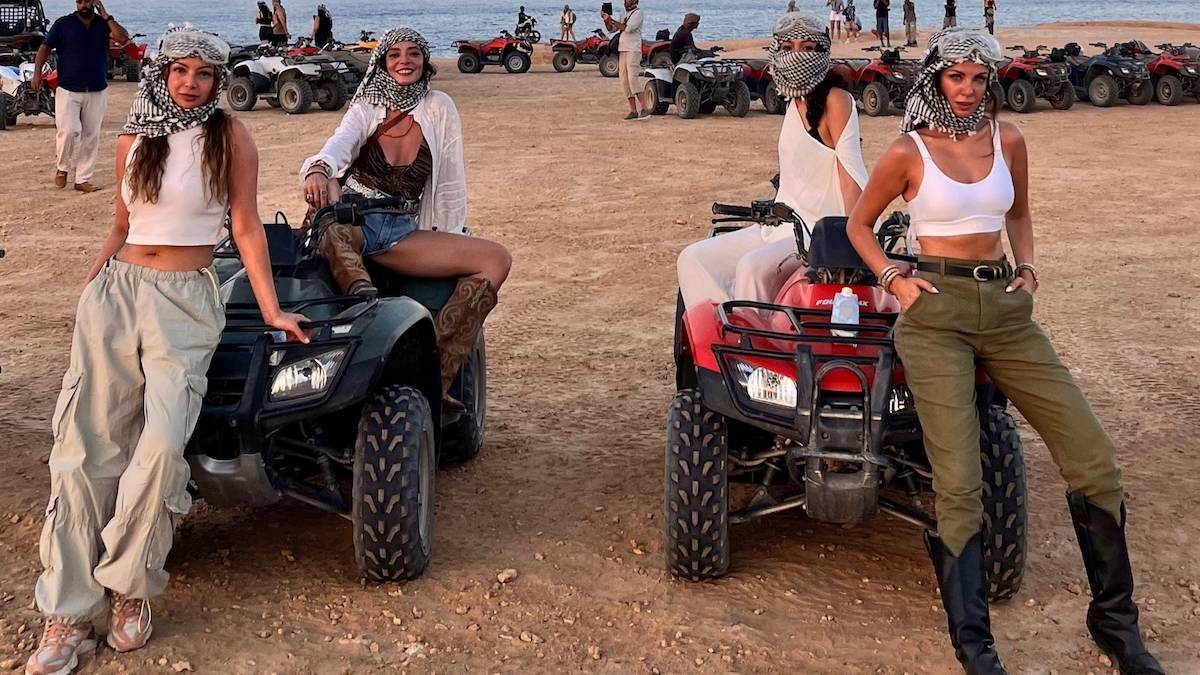 Setlerden Kızıldeniz’e: Ünlü oyuncular Hurghada’nın büyüsünü keşfetti