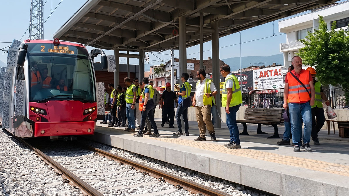 İstasyonun yeri değişiyor: Metrodan tramvaya yüzlerce metre yürüme çilesi bitecek