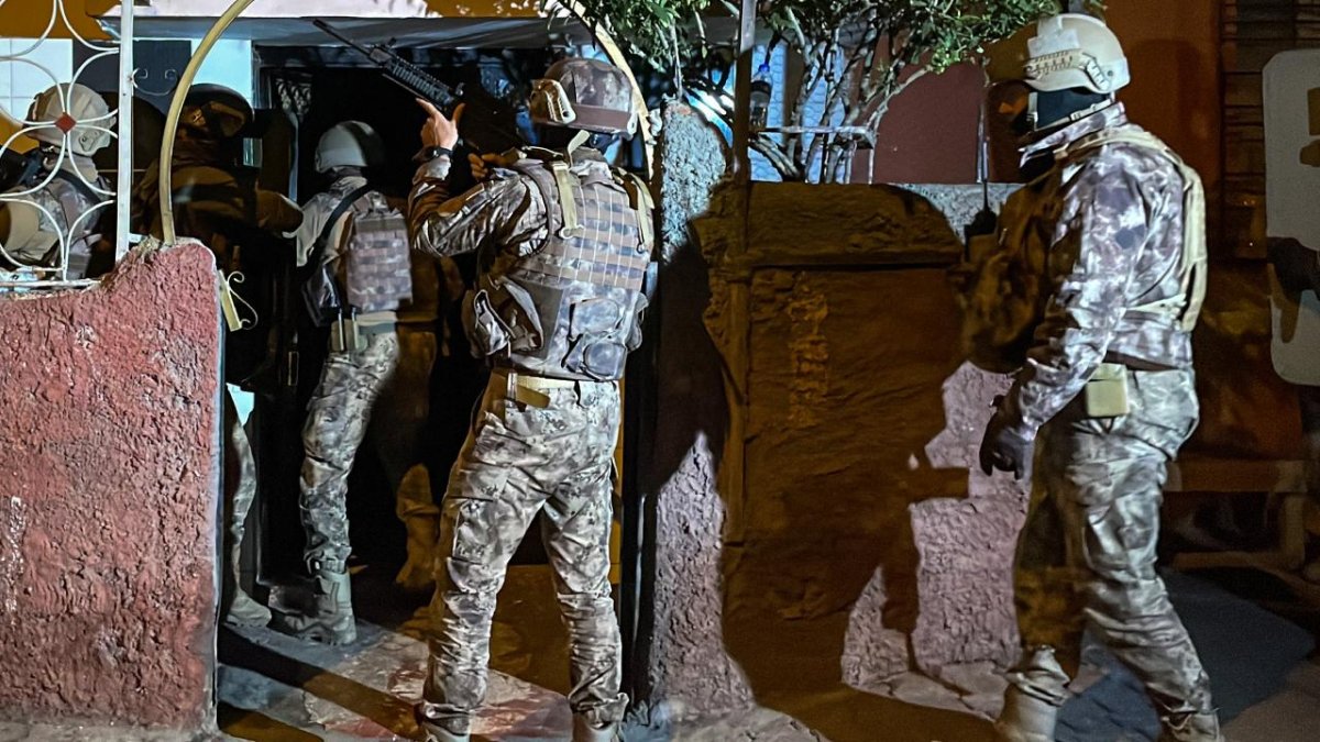 Reyhanlı’da “Çapinler” ve “Sasunlu” gruplarına operasyon: 16 şüpheli yakalandı