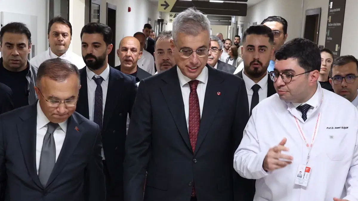 Bakan Memişoğlu'ndan, saldırıya uğrayan YENİ Parti milletvekili Melih Meriç'e ziyaret