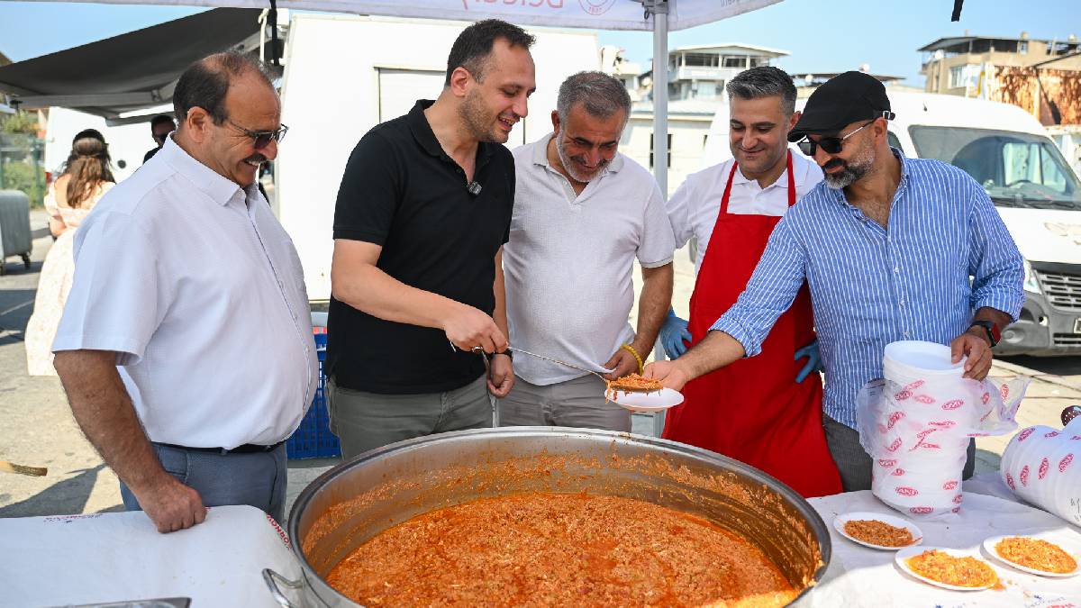 Türkiye’nin en büyük Kent Bostanı’nda Menemen Şenliği