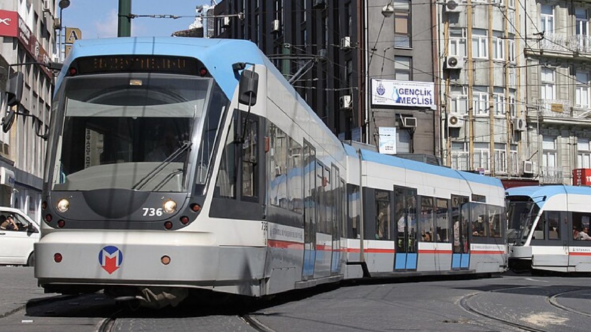 Fındıklı T1 Kabataş-Bağcılar Tramvayı raydan çıktı! Seferler neden durdu, ne zaman normale dönecek?