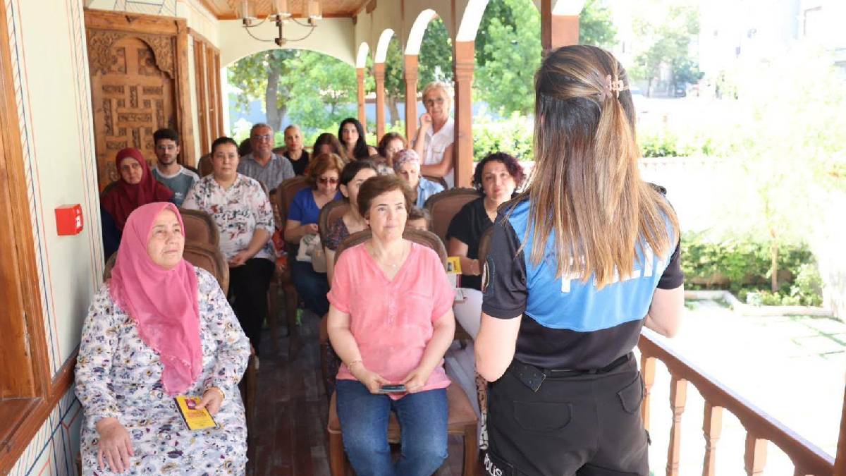 Merkezefendi’de kadınlara KADES bilgilendirmesi