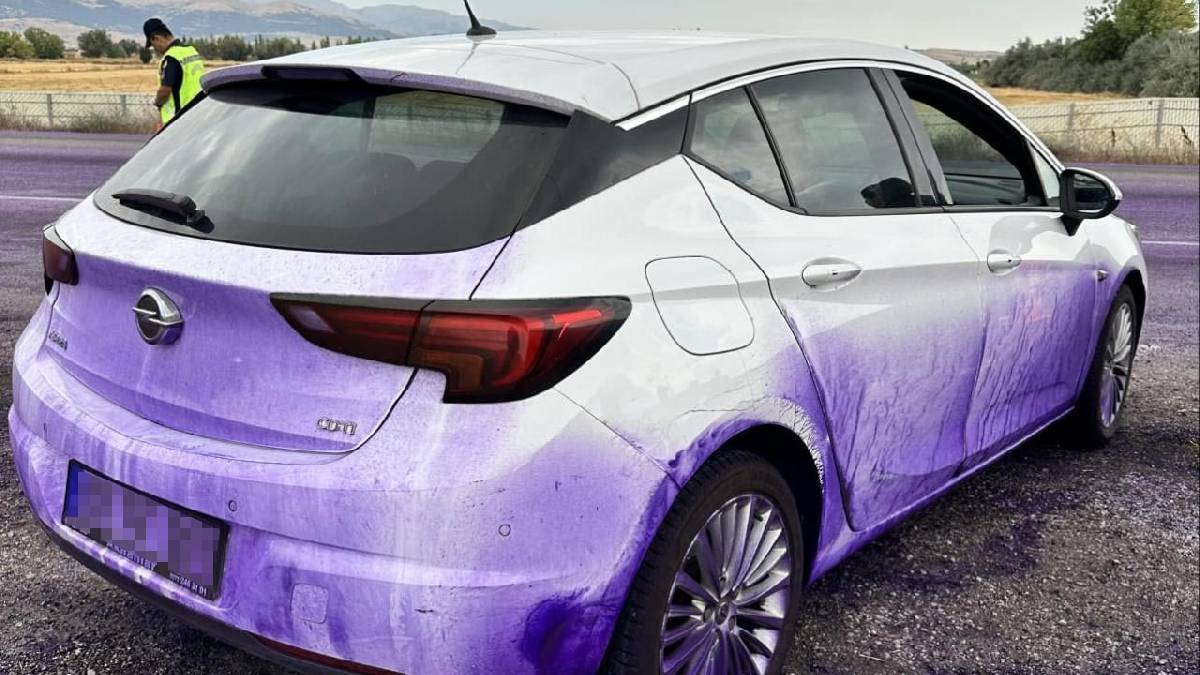 Yola dökülen boyalar pahalıya patladı: İki firmaya rekor ceza kesildi