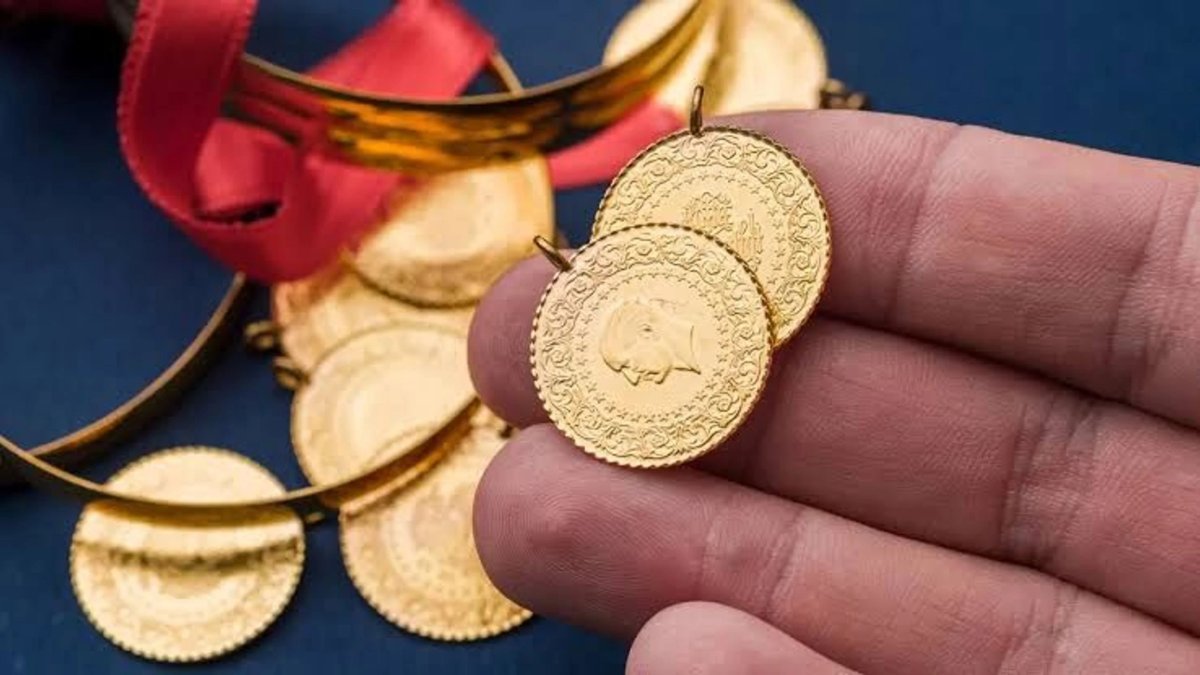 Gram altın 7 bin lirayı aştı: Ons altın 4 bin 500 doların üzerinde