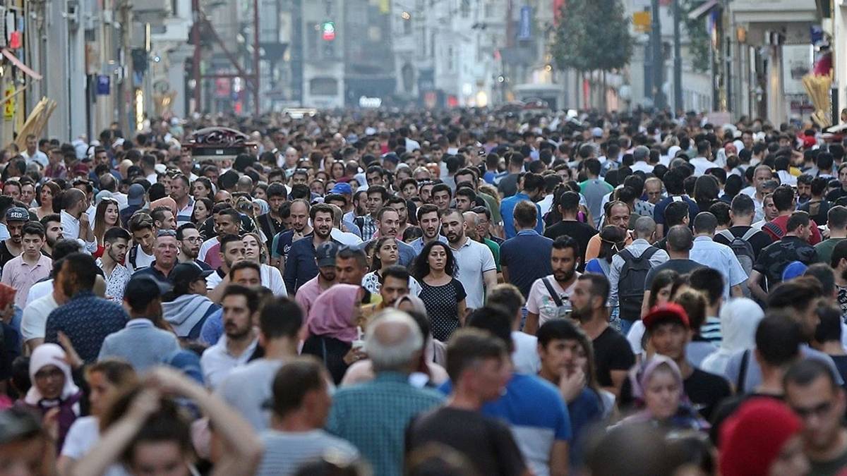 26 yılda 10 yaş yaşlandık: Çocuk nüfusu düşüyor, yaşlı nüfusu rekor kırıyor