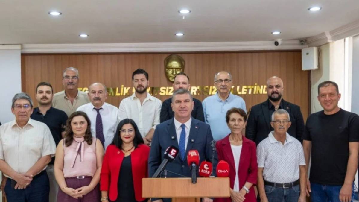 Burdur Belediye Başkanı Ercengiz ve 15 meclis üyesi YENİ Parti’ye katıldı
