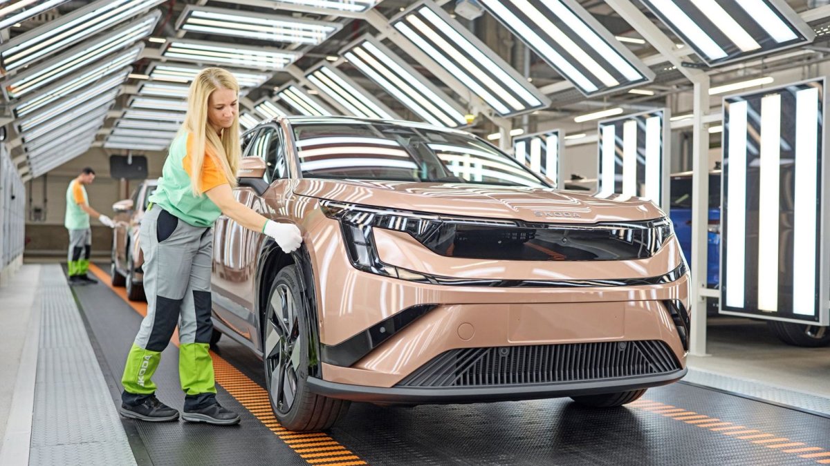 Škoda’nın elektrikli amiral gemisi Peaq seri üretimde: Menzil sorunu bitiyor