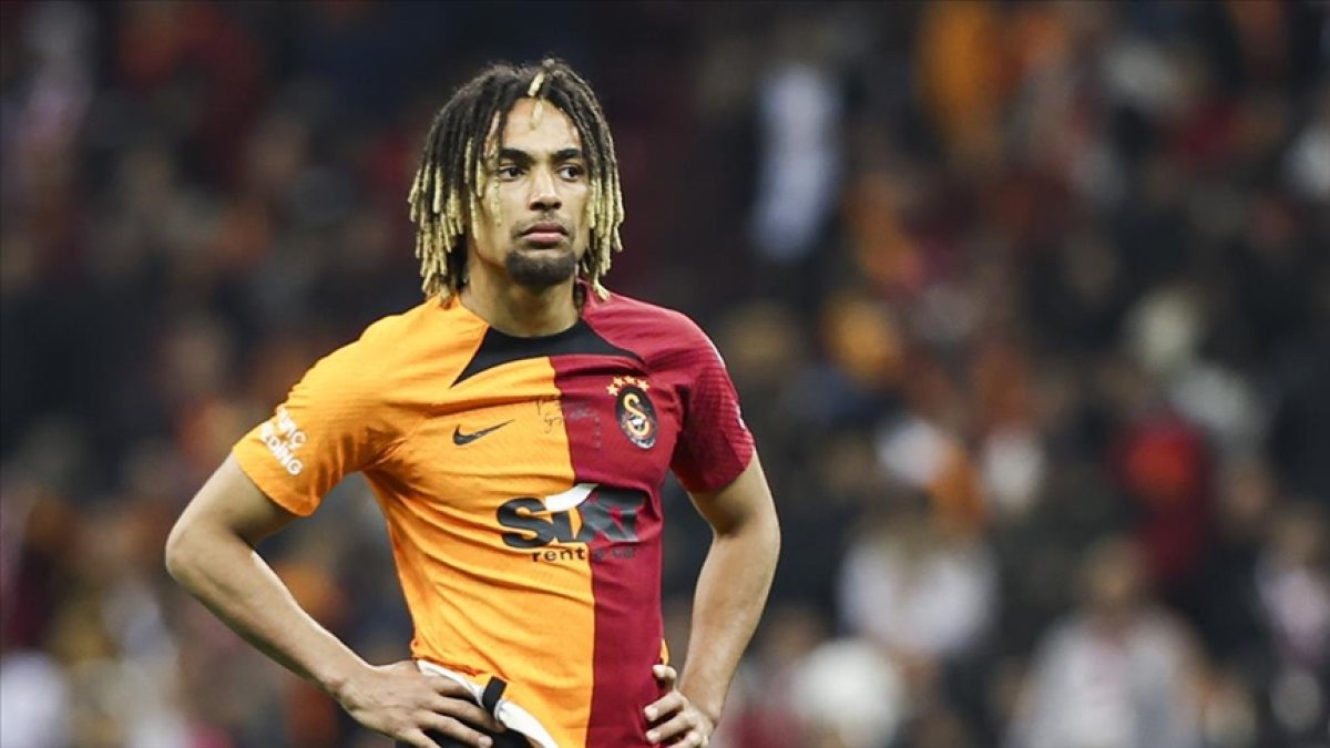 Galatasaray'da Sacha Boey heyecanı: Efsane sağ bek kaç numara giyecek?