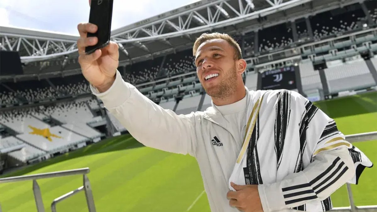 Beşiktaş'ın önüne gökten düştü Juventus, 80 Milyon Euro ödediği Melo'yu bedavaya serbest bıraktı: Rota Tüpraş Stadyumu mu?