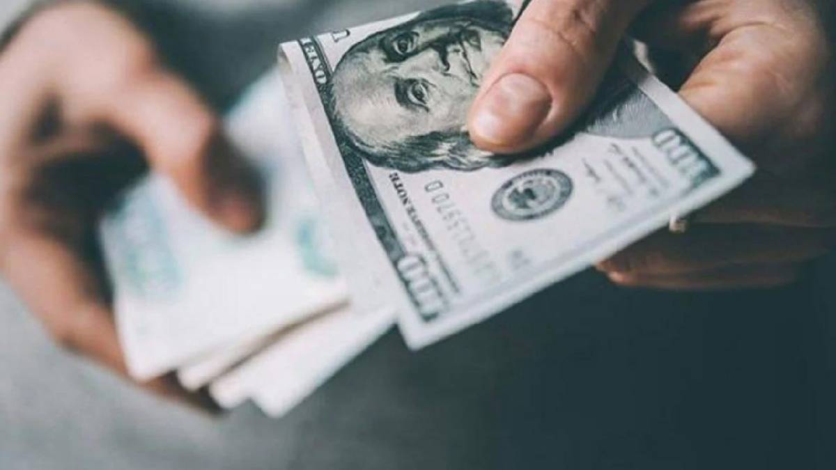 Ekonomistlerden 'ABD ateşle oynuyor' uyarısı: Dolar yen gibi değersizleşiyor