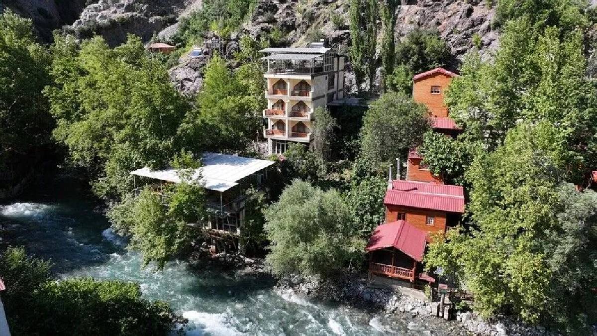 Tarım arazisi olmayınca Kapuzbaşı Şelaleleri’ni değerlendirdiler! Turizm bölgenin gelir kaynağı oldu