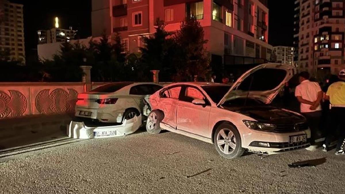 Niğde'de zincirleme kaza: 5 araca çarptı, olay yerinden kaçtı