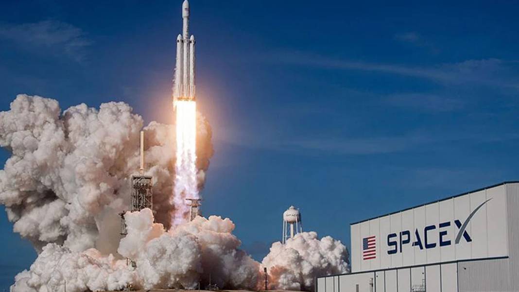 SpaceX Starship takviminde revize: Elon Musk tarihi yakalama denemesi için yeni tarih verdi
