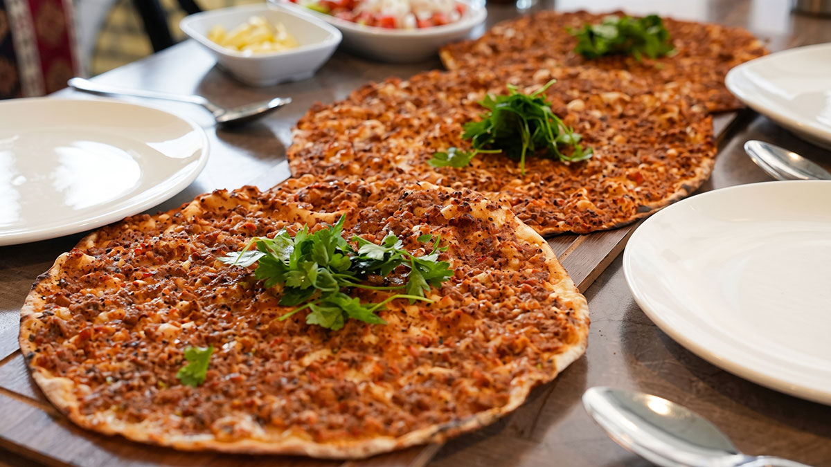 Lahmacun fiyatlarında akılalmaz makas: Bir yerde 97 TL, diğer yerde 331 TL
