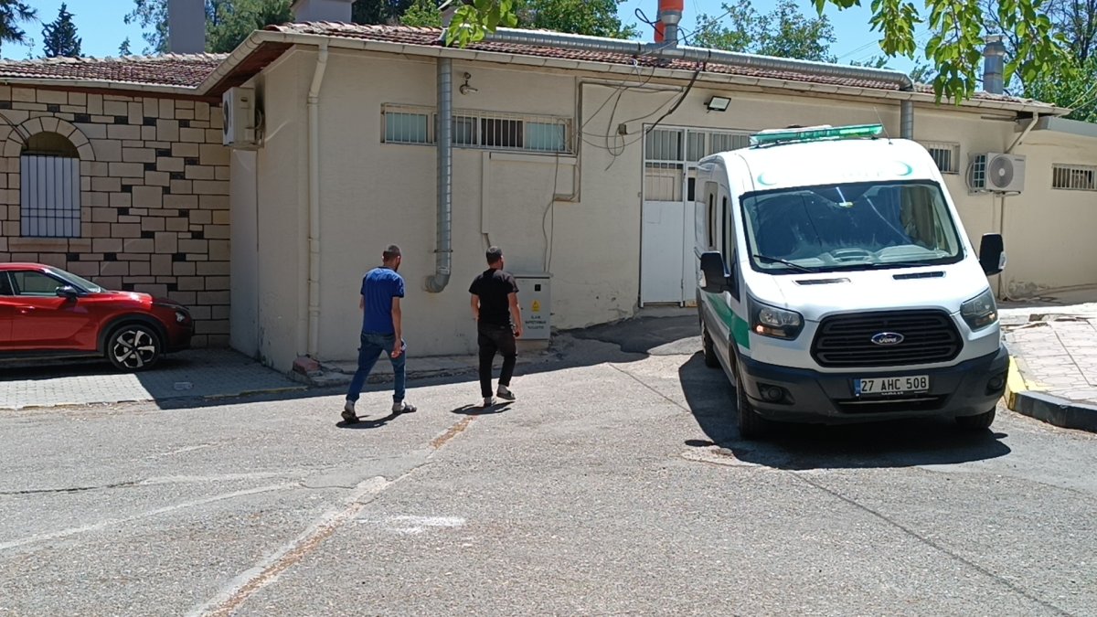 Gaziantep’te iki otomobil çarpıştı: 3 ölü, 3 yaralı