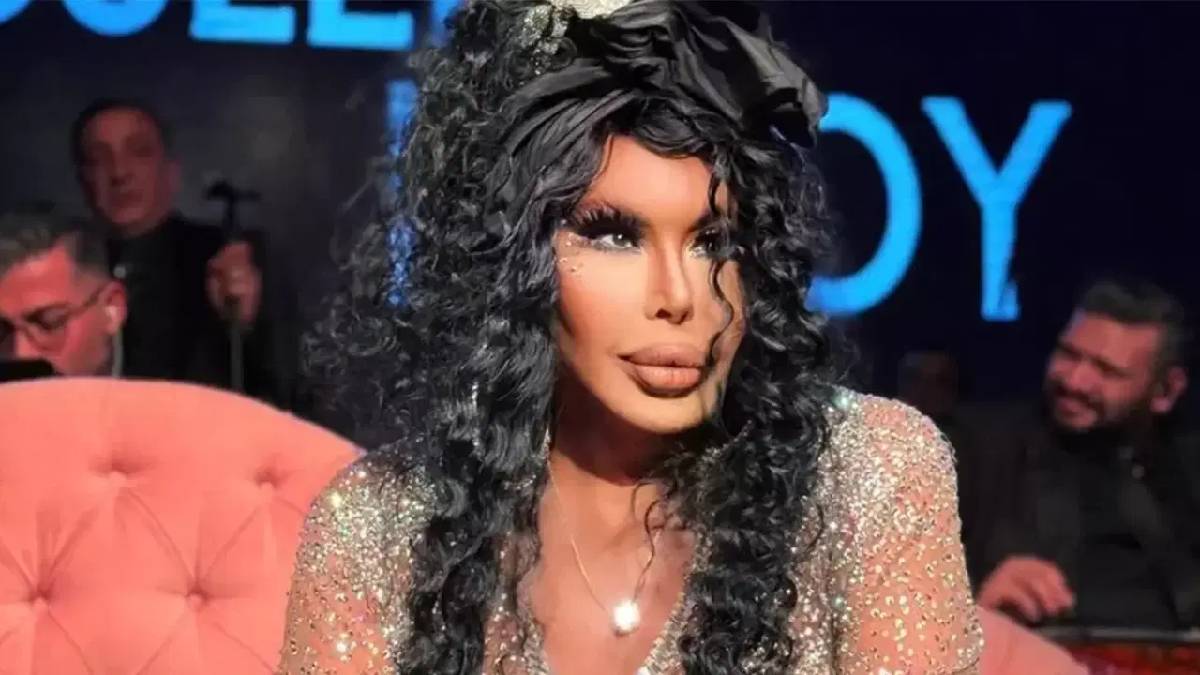 Sahneye geç çıkan Bülent Ersoy ile seyirci arasında gerginlik! ‘Defol git, insanlık yaramaz’