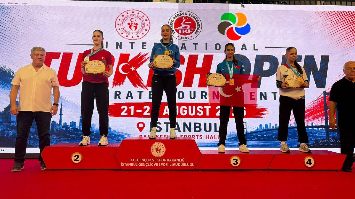 Büyükşehirli karateci Naz Kayadere’den altın madalya