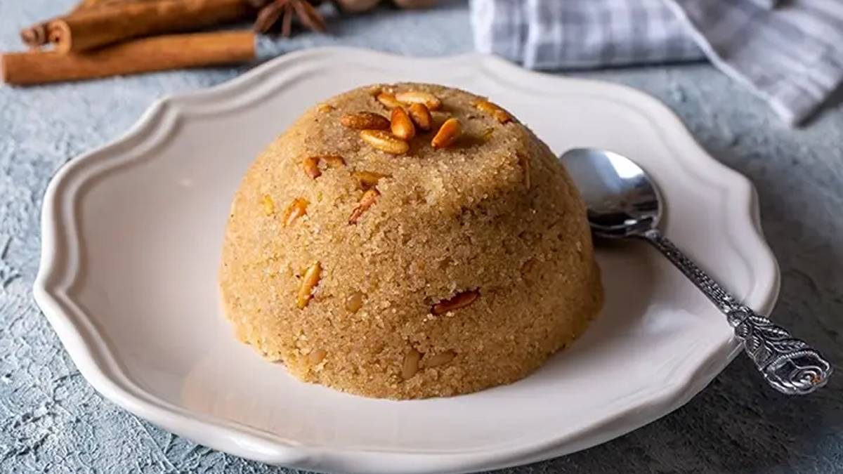 Mevlid Kandili'ne özel tane tane dökülen enfes irmik helvası tarifi!