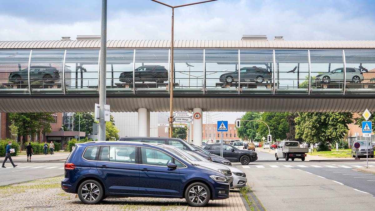 Volkswagen’e tarihin en büyük darbesi: 4 fabrikanın kapısına kilit vuruluyor