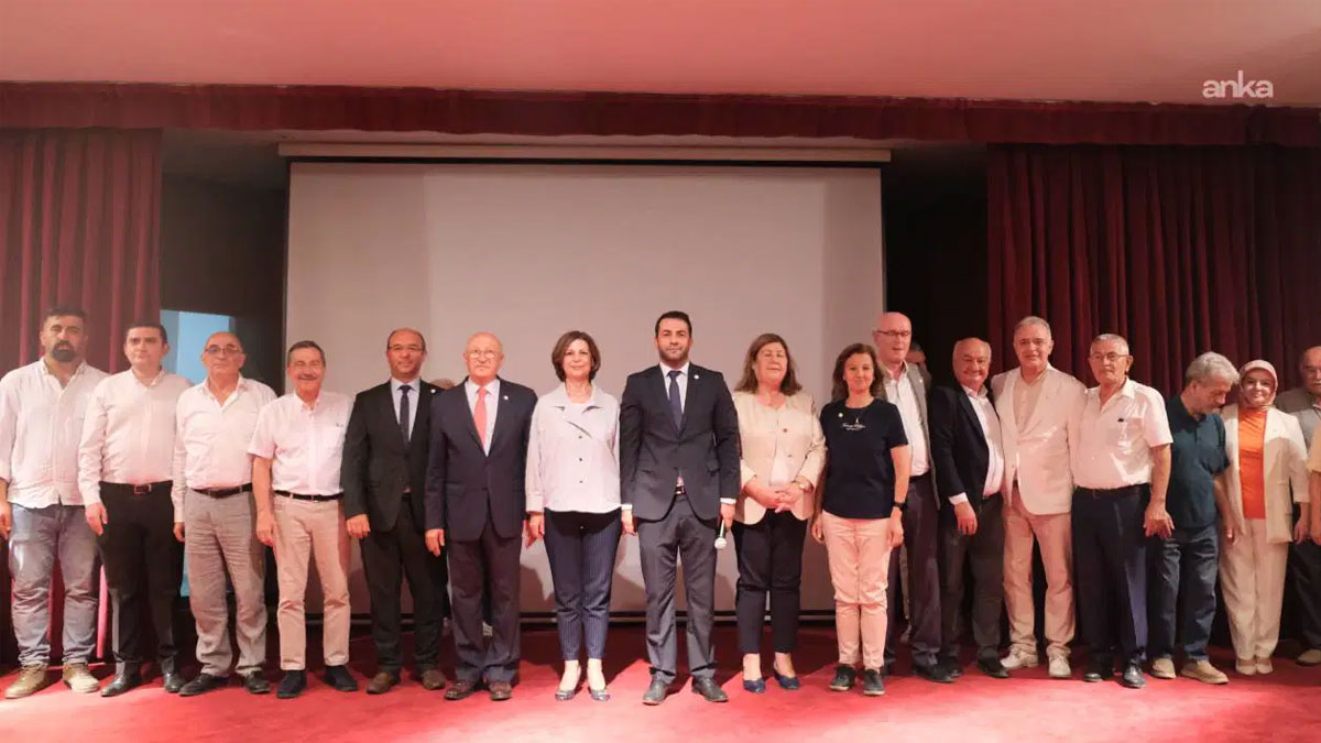 Eskişehir’de 5 belediye başkanı YENİ Parti’ye katıldı