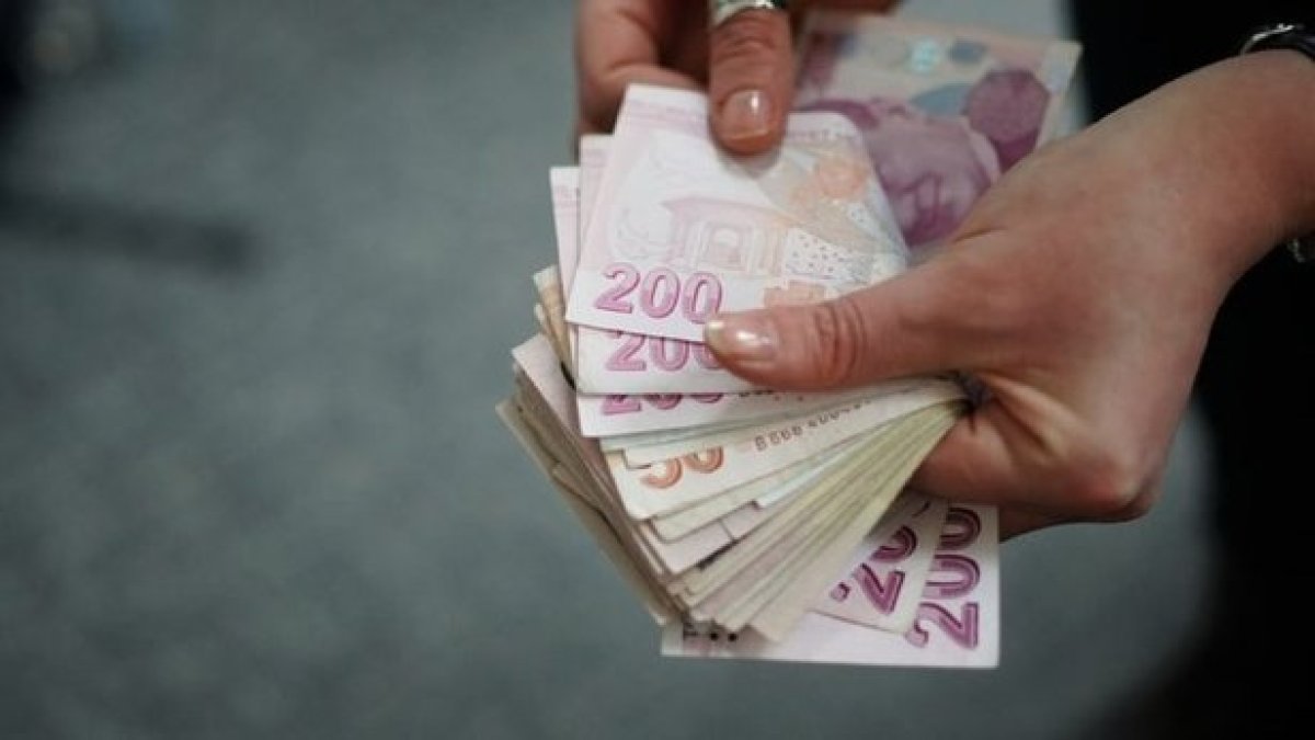 Üniversiteyi kazananlara belediyeden 20.000 TL nakit destek: Başvuru ekranı açıldı, şartları taşıyan hemen alsın!