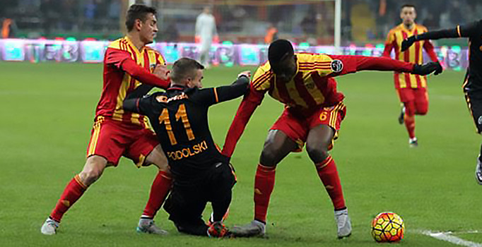 Kayserispor-Galatasaray maçının ilk 11'leri belli oldu