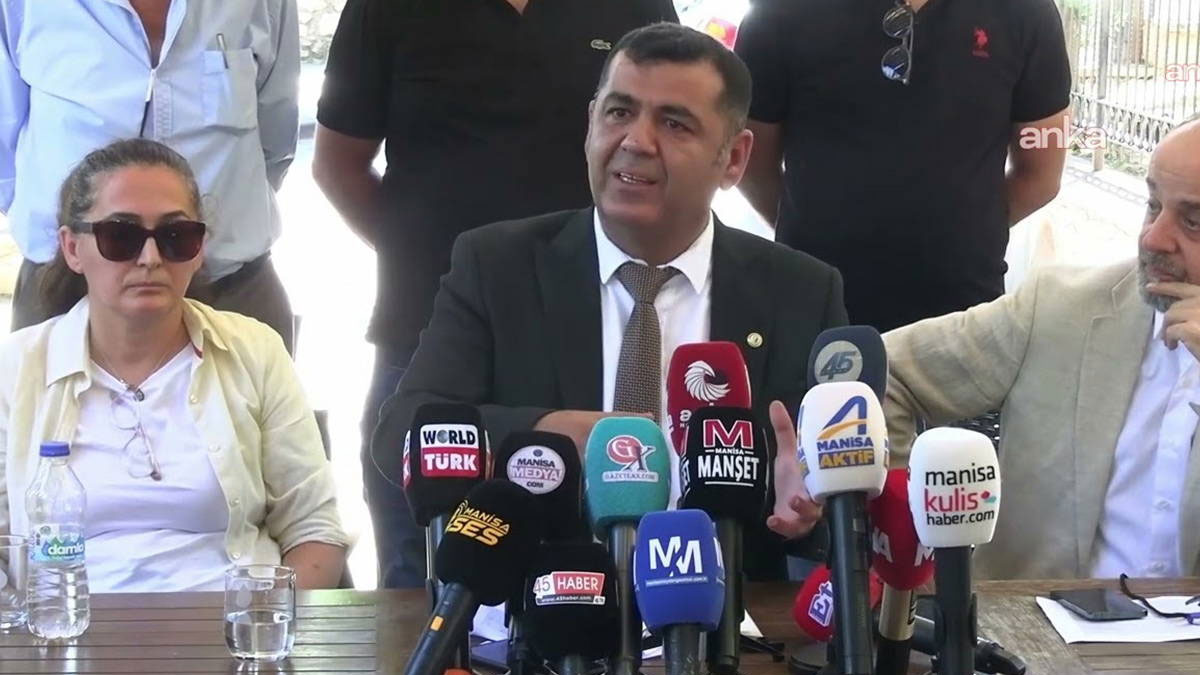 CHP Manisa İl Başkanı Engin Uzun görevinden ayrıldı