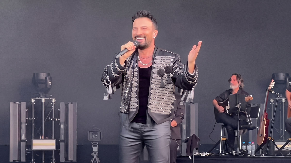 Tarkan, kameralar karşısında ilk kez Almanca konuştu