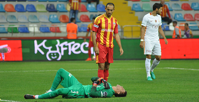 Umut Bulut'tan Galatasaray'a sert sözler: Dünyanın transferini yaptılar, bize gelince...