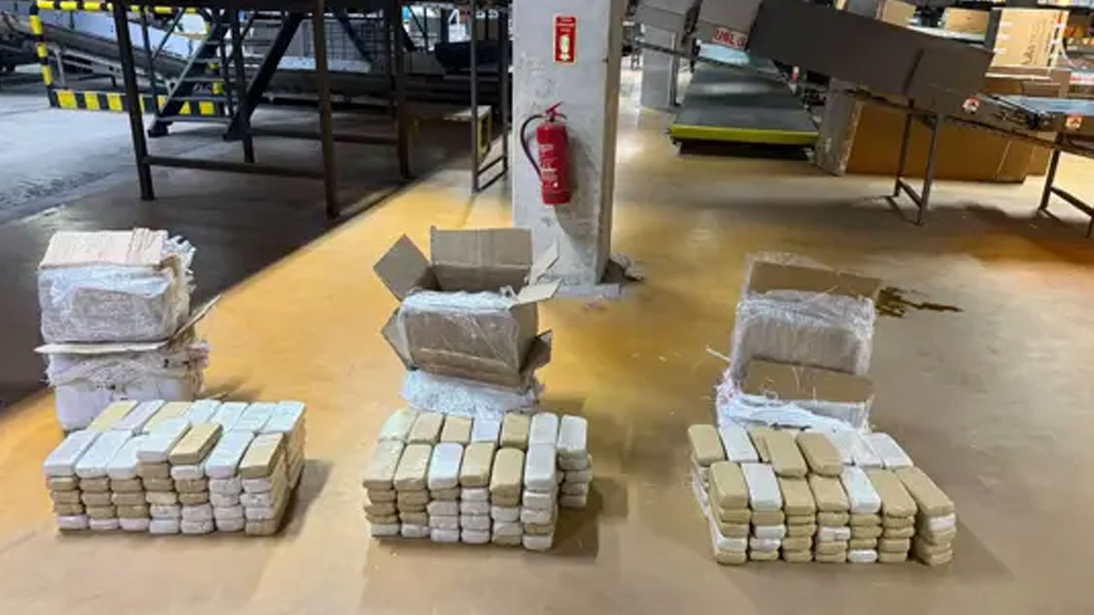 Ankara’da kargo merkezinde 300 milyon liralık uyuşturucu operasyonu: 109 kilo madde ele geçirildi