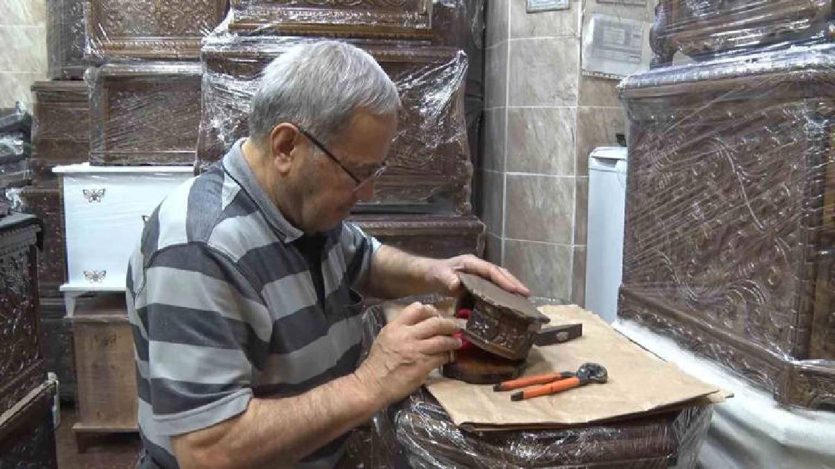 Çeyizlerin olmazsa olmazını 65 yıldır üretiyor! Tane fiyatı 25.000 TL’ye kadar çıkıyor