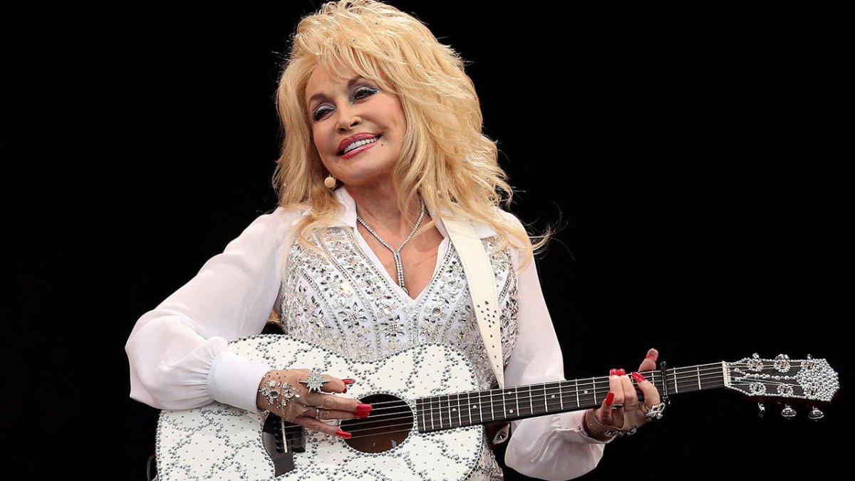 Country müziğinin efsanesi Dolly Parton hayatını kaybetti