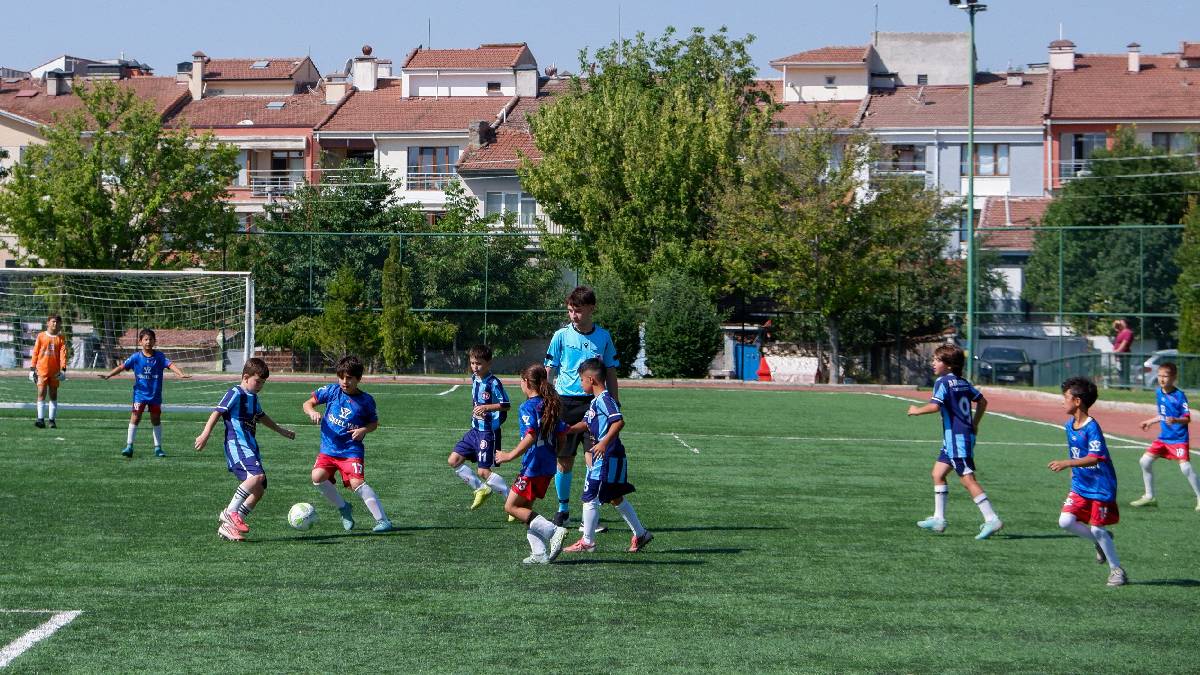 30 Ağustos Zafer Bayramı Mini Minikler Futbol Şenliği coşkuyla başladı