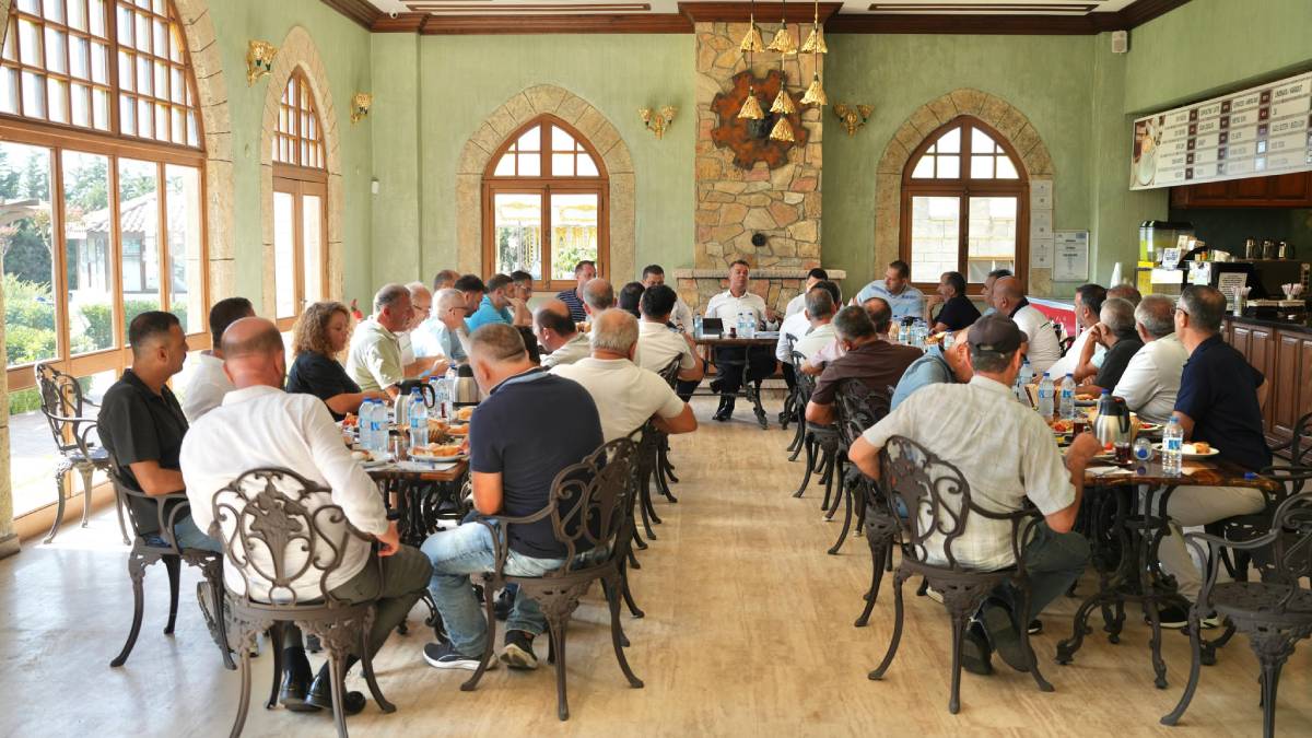 Başkan Sarıkurt, taksici esnafı ile bir araya geldi