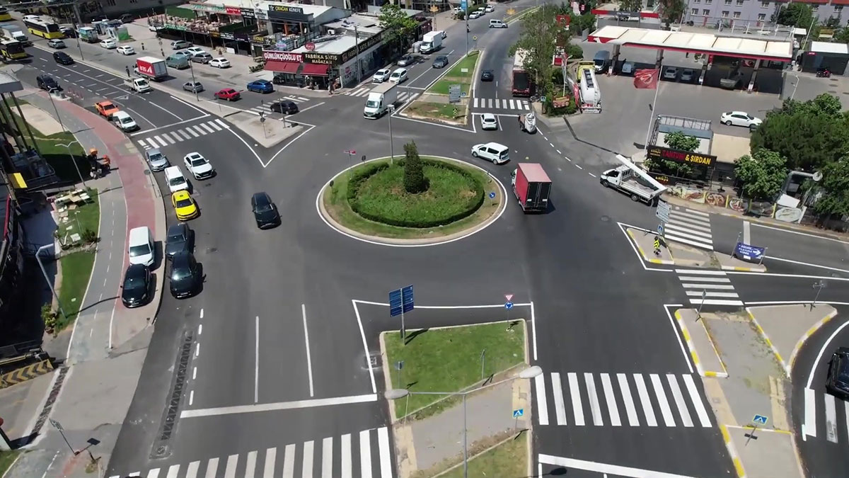 İBB'den iki yakada hummalı çalışma: 24 ilçenin ana arterleri baştan sona yenilendi