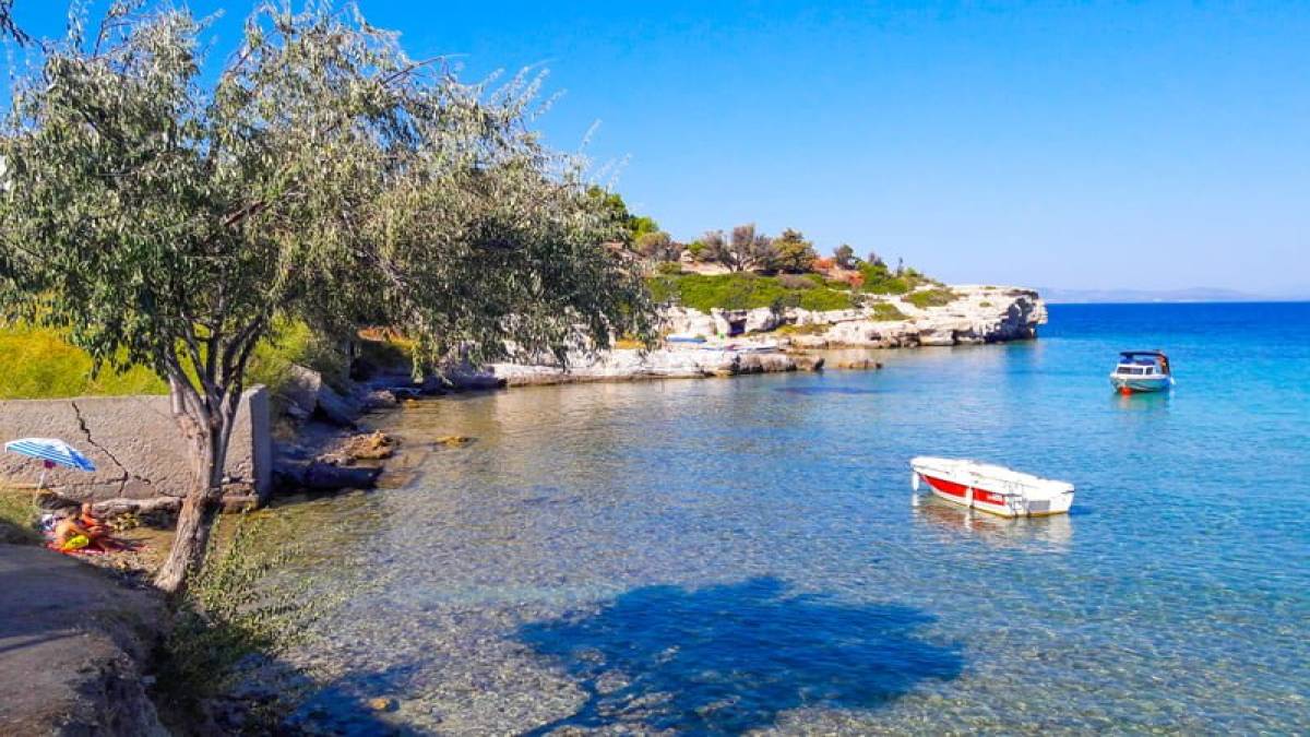 İzmir’in az bilinen turkuaz akvaryumu! Kalabalıktan kaçanlar burayı rotasına ekliyor