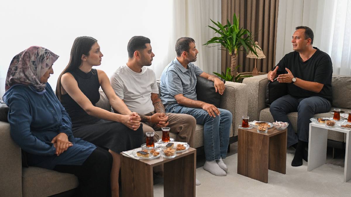 Başkan Eşki’den Bornovalı şehidin ailesine ziyaret