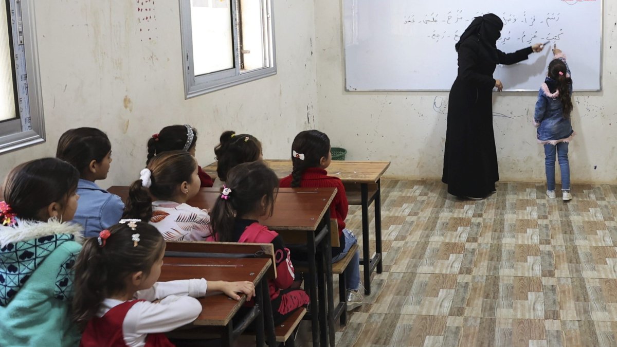 Suriye okullarında ilk kez Kürtçe eğitim dönemi başlıyor