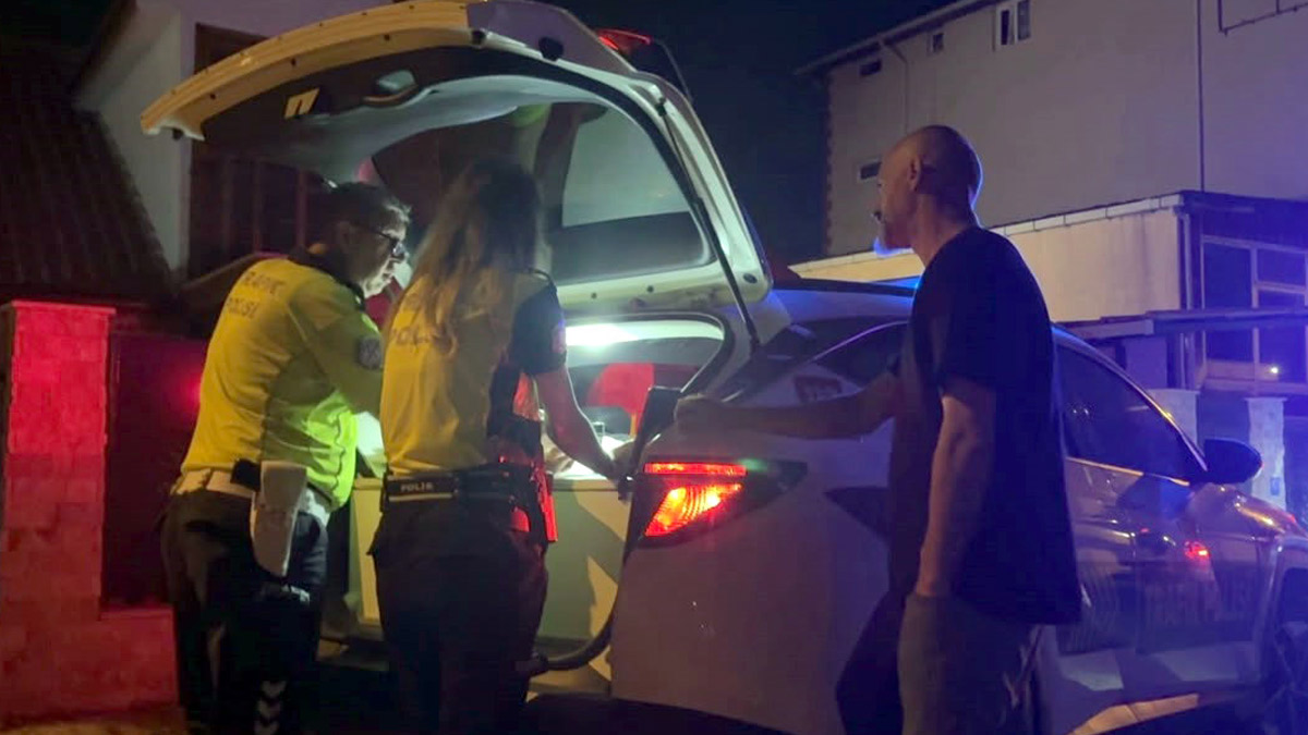 Tekirdağ’da alkollü sürücü şaşkına çevirdi: Ehliyeti iptal edildi, ceza yerken de içki içmeye devam etti