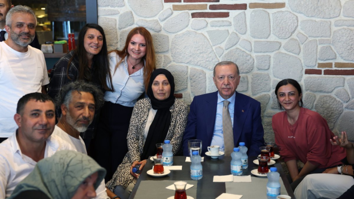 Erdoğan, İstanbul'da esnafı ziyaret etti
