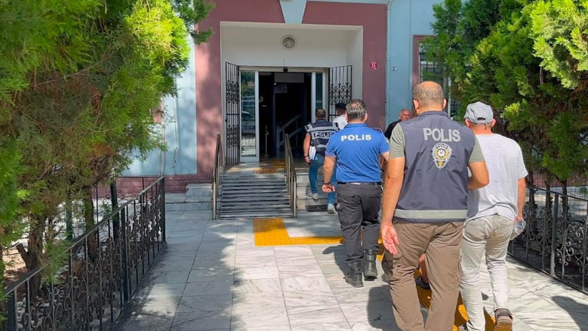 WhatsApp grubundan polis ve jandarma noktalarını paylaşan 7 şüpheli yakalandı