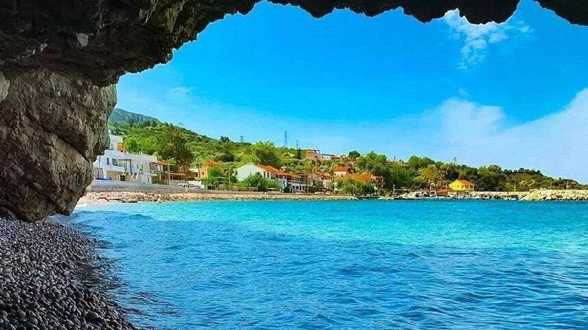 Kendinizi Ege dizilerinde gibi hissedeceksiniz! Kalabalık yok, sığ deniz, doğa ve huzur var