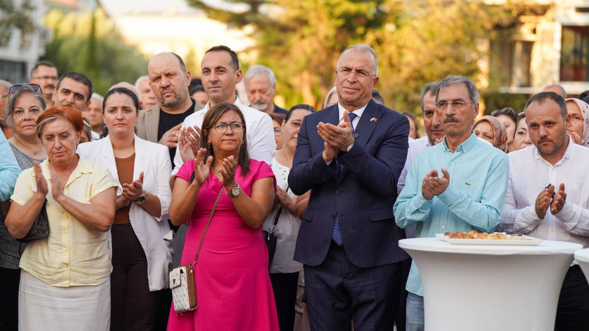 Gaziemir Belediyesi yenilediği Şehit Ferit Yaşarlar Parkı’nı hizmete açtı